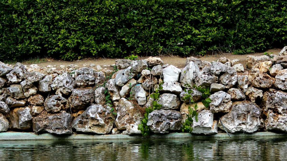 stone border garden