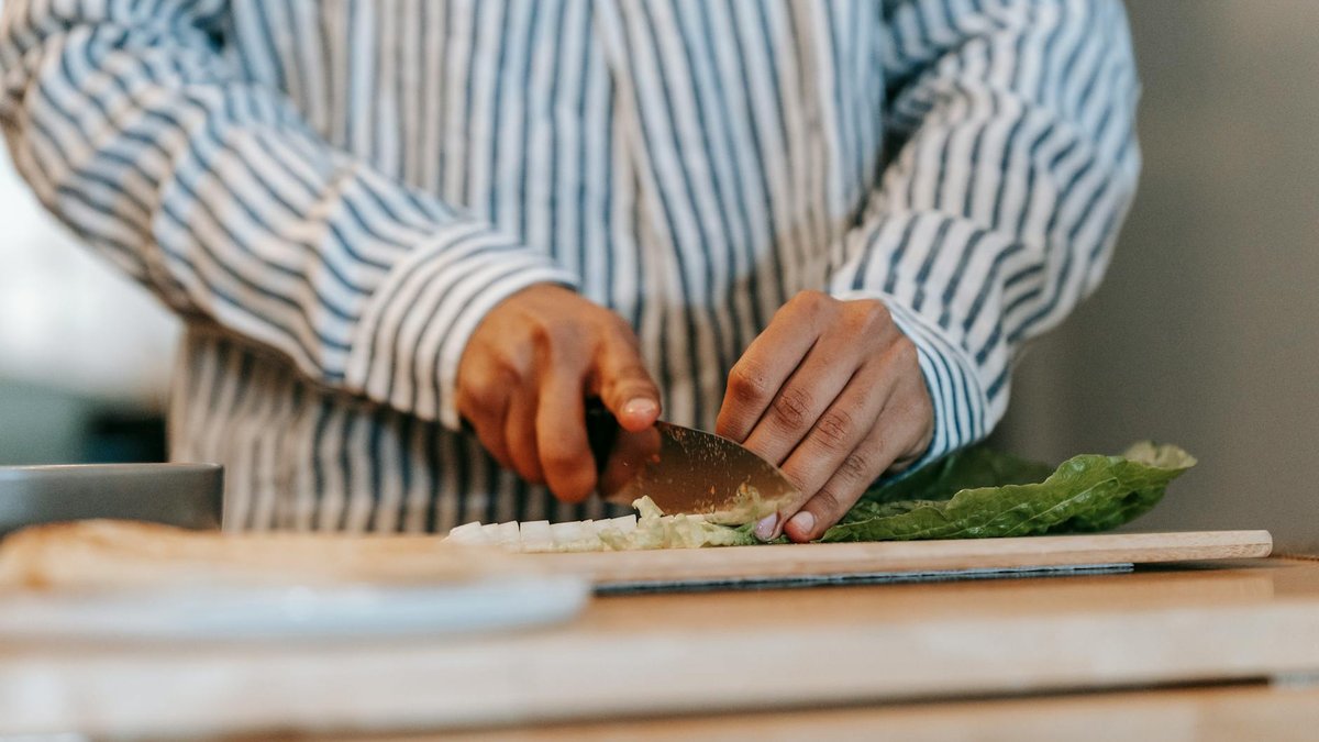 cutting lettuce indoor