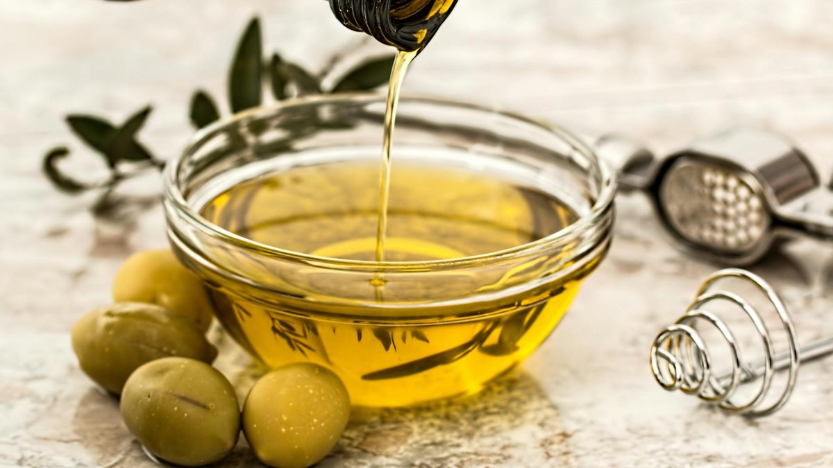aphids olive oil spray