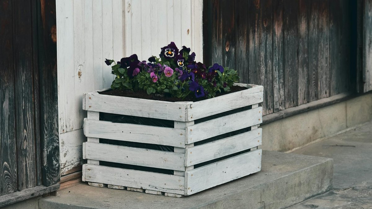 reclaimed wood planter