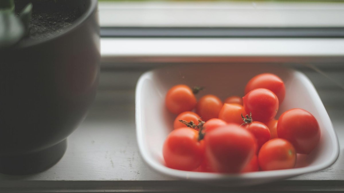 cherry tomatoes pot