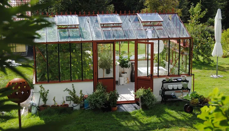 Pourquoi installer une serre dans son jardin en France ?